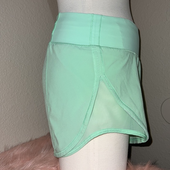 Lululemon Attack The Track Short size 2 color: Citra Lime - Picture 9 of 10